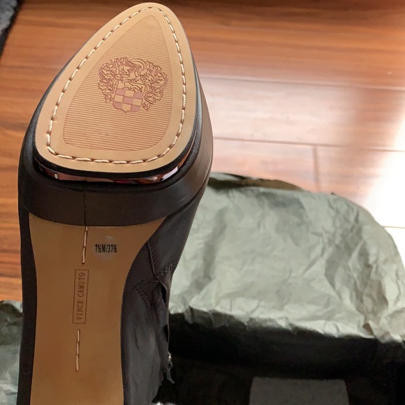 VINCE CAMUTO - NWOT Nappa Soft Leather Platform Heels in Davy’s Gray - Picture 8 of 9